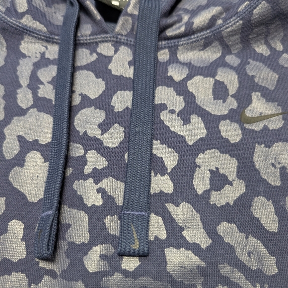 Nike Cheetah Print Crop Top - Picture 3 of 4